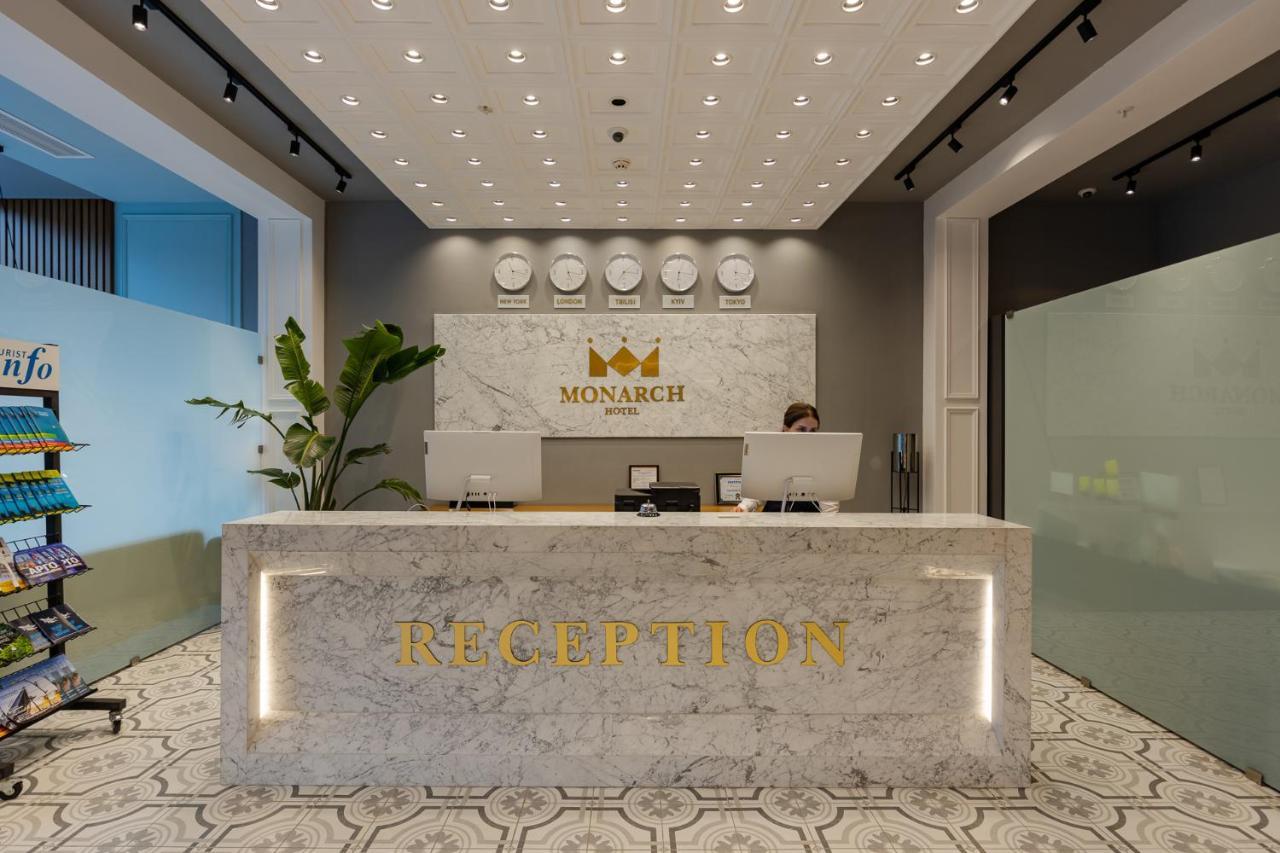 Hotel Monarch Batumi Exteriör bild